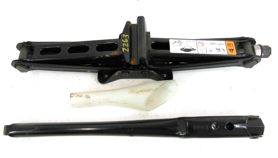 2013 13 Lincoln MKS Spare Tire Jack W/ Tool Kit OEM 8A8317035AA - Изображение 1 из 4