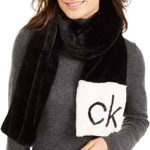 NWT Calvin Klein Faux Fur Black and White Super Soft Scarf with CK Logo - Bild 1 von 5