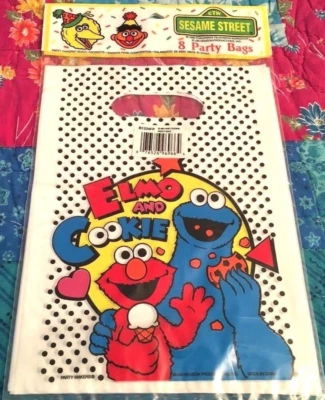 Sesame Street Elmo & Cookie Monster 8 bolsas de regalo de fiesta de cumpleaños de plástico 1990 NUEVO Foto 1 de 3