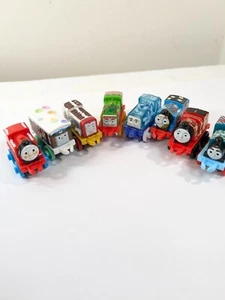Thomas & Friends Tren Mini Set 8 Navidad Adviento Calendario Vacaciones Misterio Bolsa - Imagen 1 de 7
