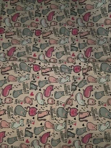 Flanellstoff. Katzen auf rosa. Vorgeschnitten bei 1yd 26" x 42" - Bild 1 von 1