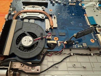 SAMSUNG RV720 SCHEDA MADRE CPU INTEL I7 RAM 8GB  - Immagine 1 di 4