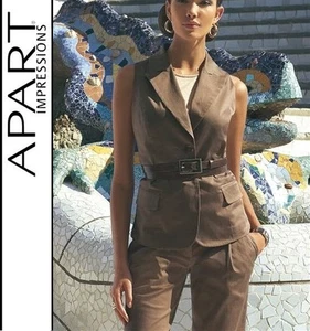 NEU ÄRMELLOS! ELEGANTE STRETCH BLAZER-WESTE mit GÜRTEL GR.36 APART taupe *290754 - Picture 1 of 2