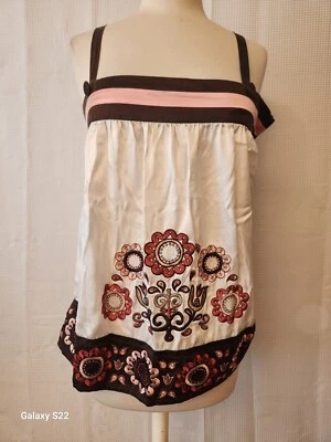 Camiseta sin mangas BEBE para mujer blanca bordada floral seda talla X pequeña Foto 1 de 4