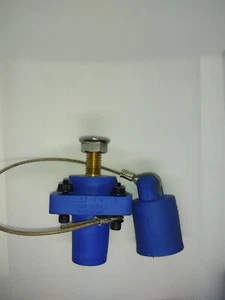 Crouse Hinds E1016 FEMALE Blue CAM-LOK with cover and mounting hardware - Picture 1 of 2