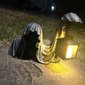 Figura Parca con Linterna LED - Imagen 1 de 3