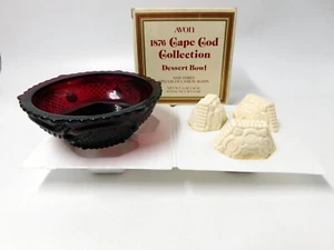  Avon Cape Cod Rubinrot 5" Dessertschale mit drei Seifen ~ NEU in OVP - Bild 1 von 6