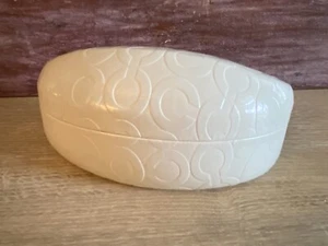 Estuche Rígido para Gafas COACH BLANCO ROTO FIRMA EN RELIEVE PATENTE Imitación Cuero - Imagen 1 de 6