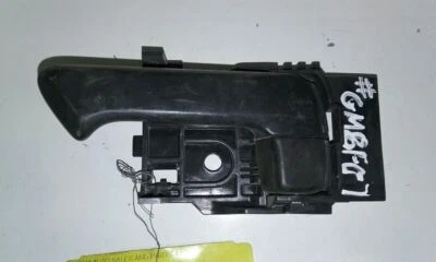 Maçaneta da porta dianteira do motorista Chevrolet Colorado 2007, interna 309626 - Imagem 1 de 4