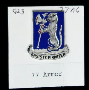 Pin de escudo del 77º Regimiento de Armadura de Estados Unidos, (insiste reafirmante) hermoso estado - Imagen 1 de 2