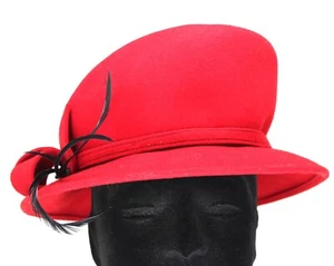 Womens Red Wool Cloche Hat Asymmetrical Knotted Band Black Feathers Da-Me Italy - Picture 1 of 10