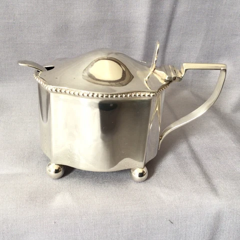 1909 Solid Silver Mustard Pot & Bristol Blue Liner By William Aitken 61g Cover