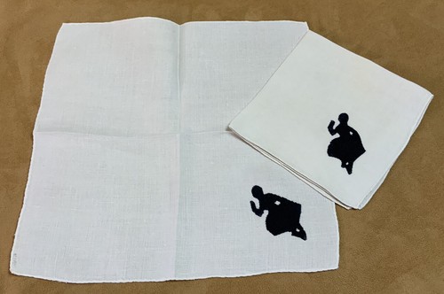 OFF WHITE Due tovaglioli da cocktail vintage lino bianco sporco con applicazioni nere ragazza in abito