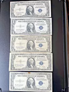 LOT OF 5 NOTES 1935 Blue Seal $1 Dollar Silver Certificates - Picture 1 of 2
