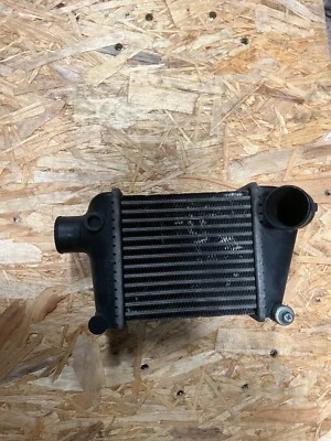 Intercooler lado izquierdo Nissan 300ZX Z32 Twin Turbo 1989-2000 Foto 1 de 4