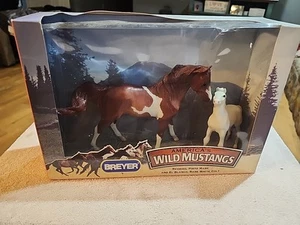 Breyer No. 750135 Redbird, Pinto Mare And El Blanco, Rare White Colt - Picture 1 of 6
