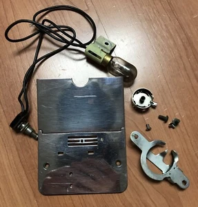 Placa de cubierta de bobina y aguja Kenmore modelo 49 vintage, luz y tornillos - Imagen 1 de 1