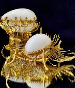 ANTIQUE FRENCH WHITE OPALINE GLASS BOX EGG 19CT POSE IN BRONZE NEST - Picture 1 of 16