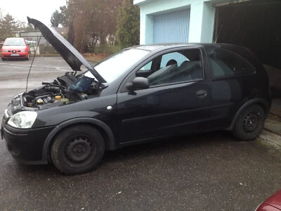 Corsa C 1,0 2006 , AHK, Motorschaden. Neue Waserpumpe dazu Geschenk - Bild 1 von 4