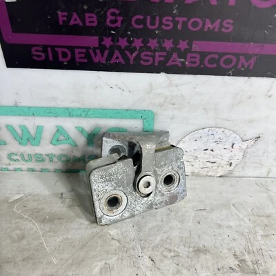 Pestillo y golpeador puerta derecha Porsche 928S 78-86 928 944 924 Foto 1 de 4