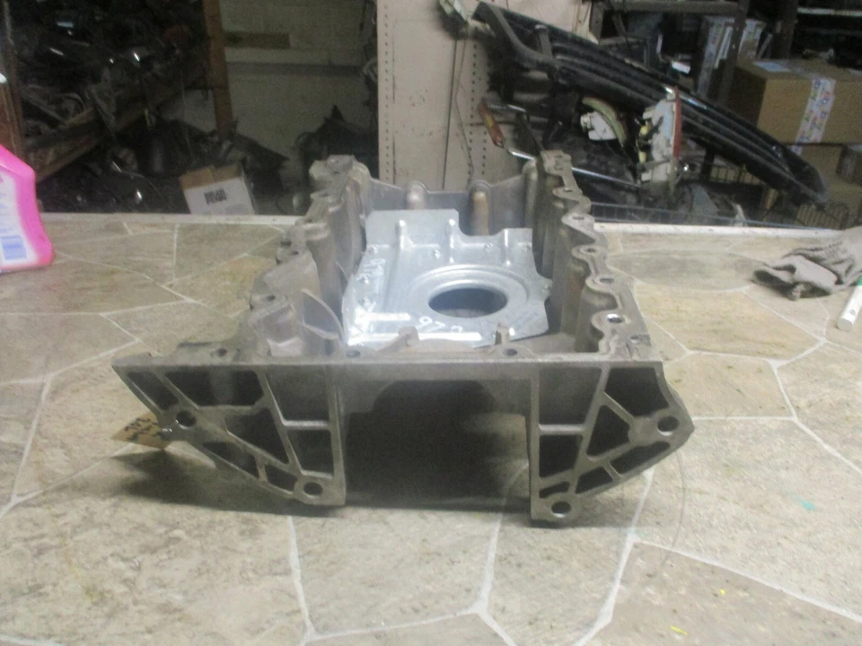 2005-2007 FORD 500 MONTEGO FREESTYLE ENGINE Oil Pan OEM CONJUNTO 3.0L NA UNIDADE - Imagem 1 de 4