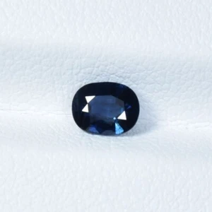 0.55 ct BEST GRADE NICE DEEP BLUE / NATURAL BLUE SAPPHIRE - Cushion Gem Video !! - Picture 1 of 2