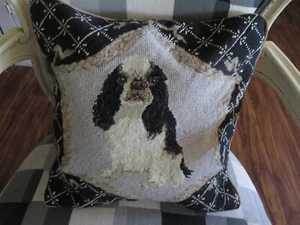 Adorabile Prestigioso King Cavalier Bianco e Nero Cuscino Punta ad Ago Petit Point - Foto 1 di 15