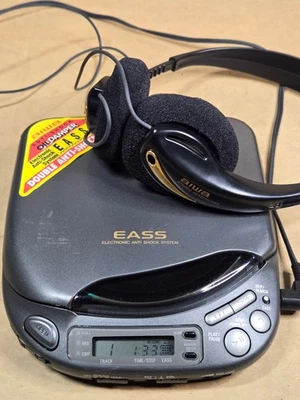 CD player portátil Aiwa XP-55 antiderrapante com fones de ouvido HP-A270A funcionando bem - Imagem 1 de 4