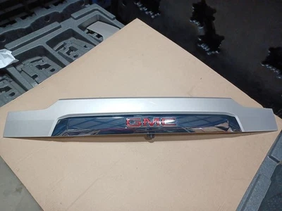 Tail Finish Panel 85542276 For 21-23 Yukon 2952292 - Image 1 of 4