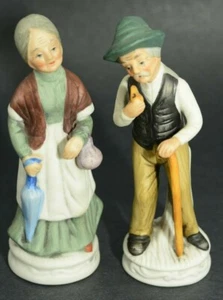 Lefton China Viejo Hombre y Mujer Estatuillas Bisque Abuelos Pipa Bastón Paraguas 6" - Imagen 1 de 10