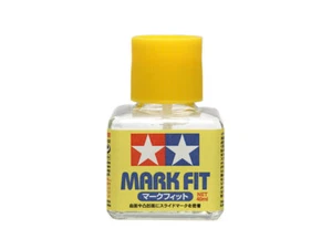 Solución de calcomanías Tamiya 87102 Mark Fit (40 ml) para kits de modelos y eliminación de pintura - Imagen 1 de 1