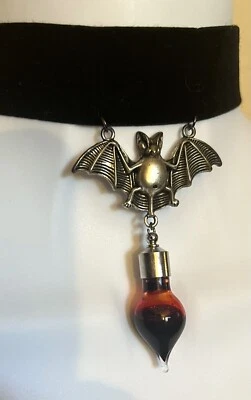 Gargantilla gótica frasco de sangre “Bloody Romance” pieza única de DarkSide Diva Foto 1 de 4