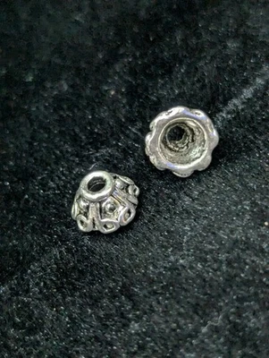 10 Tibetan Alloy Filigree Oval Flower, Floral Bead Metal Beads Hollow Spacer 8mm - Image 1 of 4