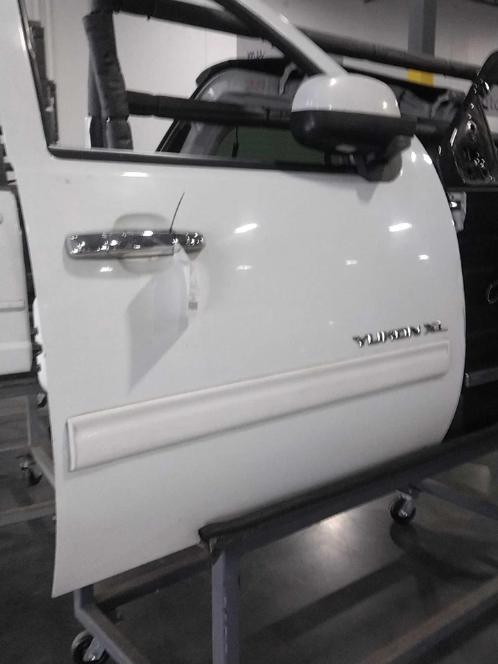 Conjunto de puerta delantera derecha usado se adapta a: GMC Yukon XL 1500 R 2010 hasta 11/14/ Foto 1 de 4