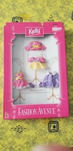 1997 Fashion Avenue Mattel Kelly ~ 3 Outfits!! Neu im Karton ~ Nachlass Verkauf Fund. - Bild 1 von 7