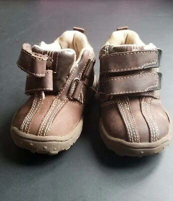 Buster Marrón Cuero Marrón Niño Botas de Senderismo Talla 5M En muy buen estado Infantil Zapatilla Zapato Foto 1 de 4