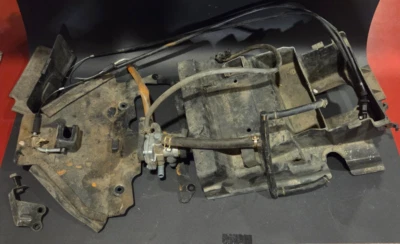 Kawasaki Ninja ZX7R ZX750P 1997 cable del acelerador bandeja de batería lote de piezas Foto 1 de 4