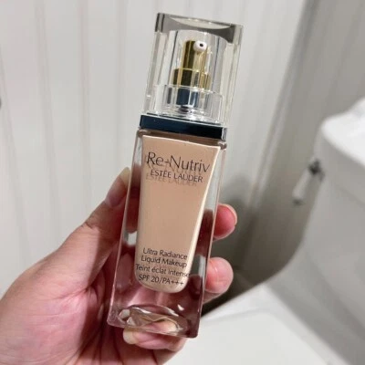 New Estee Lauder Re-Nutriv Ultra Radiance Liquid Makeup SPF20~3C0 Cool Creme~1oz - Image 1 of 4
