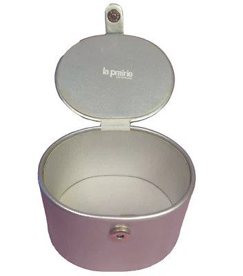 银色旅行化妆包 LA PRAIRIE 椭圆形瑞士标志按扣 — 第 1/4 张图片