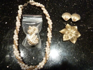 Vintage Blume Pin & Clip Perlen Ohrringe Set Bonus Halskette Seil Halsband Set - Bild 1 von 4