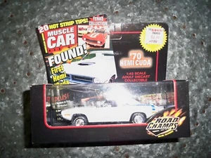 Road Champs Muscle Car Review 1:43 scale 70 Hemi Cuda Metal Die-Cast SEALED - Picture 1 of 4