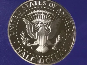 2005 S VERKLEIDET EDELSTEINPROOF KENNEDY HALBER DOLLAR. DAS IST WIRKLICH SCHÖN! HOHE GRADE! - Bild 1 von 2