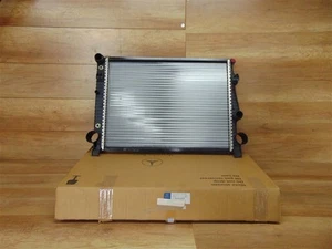 Engine Cooling Radiator Genuine Mercedes W220 - A2205000003 - Picture 1 of 1