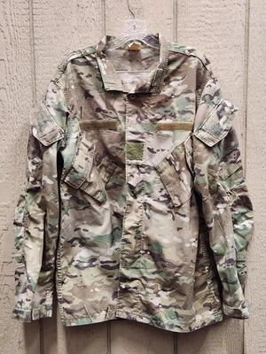 巴塔哥尼亚迷彩狩猎战斗纽扣衬衫夹克 ~ 二手状况良好  — 第 1/3 张图片