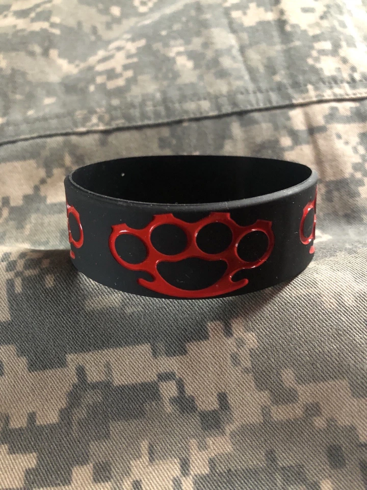 "2x pulseras de silicona con nudillos de latón, 1"" de ancho operadas por veteranos" Foto 1 de 1
