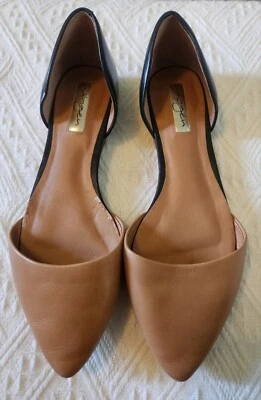 Halogen Women’s Pointed Toe Flat Slip On Two Toned Black US 7 Classic - Image 1 of 4