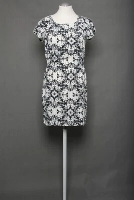 180 M14 Minimum Damen Kleid Gr. 34 weiß grau schwarz Kurzarm Minikleid - Bild 1 von 4