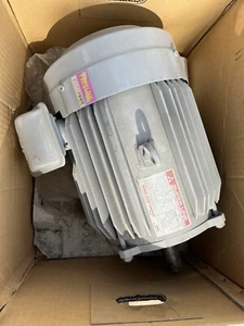 Mitsubishi Electric SF-JRC Super Line, motor de inducción trifásico, 3,7 kW, poste - Imagen 1 de 5