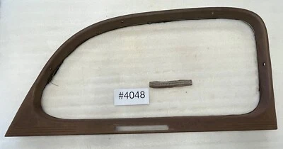 1938 Ford Deluxe 4 DOOR  PASSENGER'S FRONT DOOR Interior Window Garnish #4048 - Imagem 1 de 4