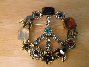 Vintage style Jeweled Peace Sign Hippie Rhinestone Brooch Pin Pendant 1.5" - Picture 1 of 4